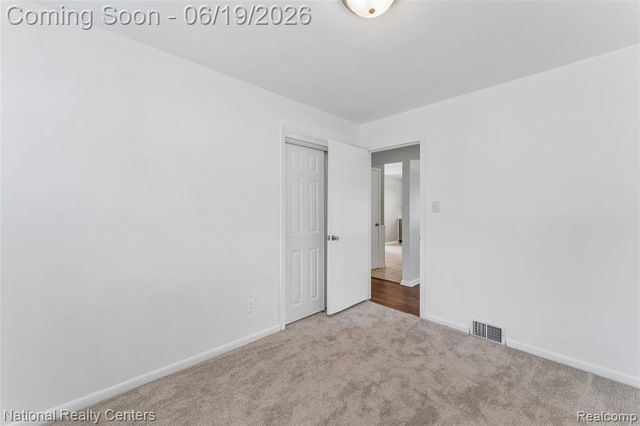 8108 Whitefield Street, Dearborn Heights, MI 48127