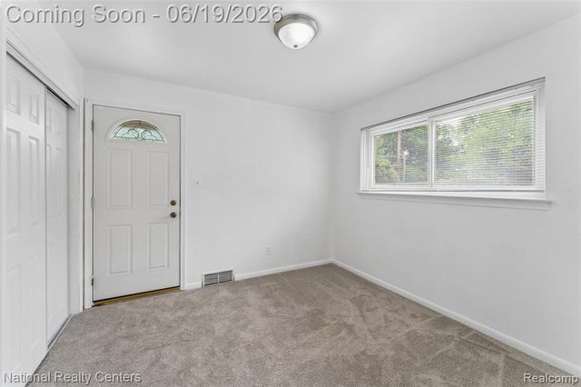 8108 Whitefield Street, Dearborn Heights, MI 48127