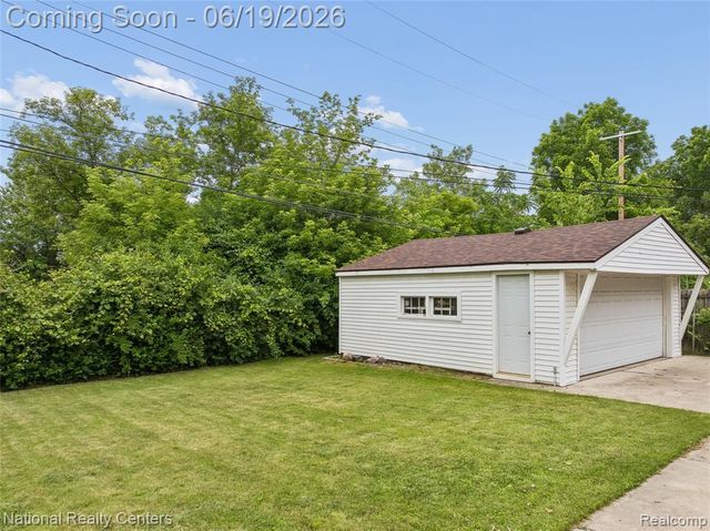 8108 Whitefield Street, Dearborn Heights, MI 48127