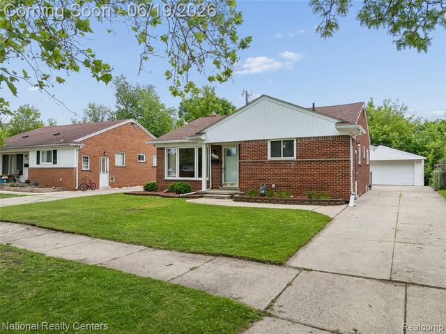 8108 Whitefield Street, Dearborn Heights, MI 48127