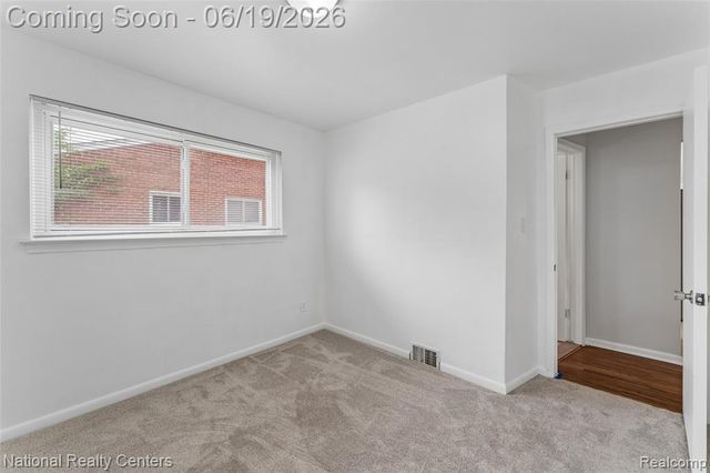 8108 Whitefield Street, Dearborn Heights, MI 48127