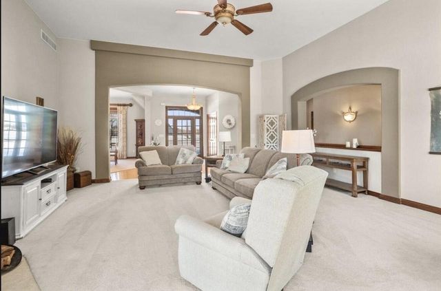 W330S10080 Genevieve DRIVE, Mukwonago, WI 53149