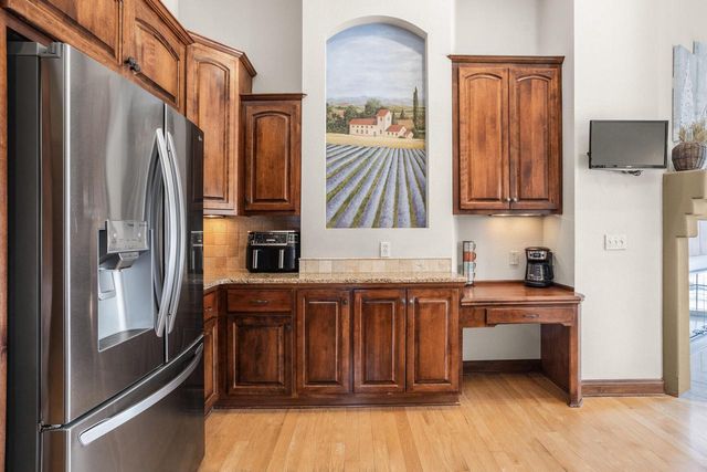 W330S10080 Genevieve DRIVE, Mukwonago, WI 53149