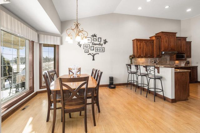 W330S10080 Genevieve DRIVE, Mukwonago, WI 53149