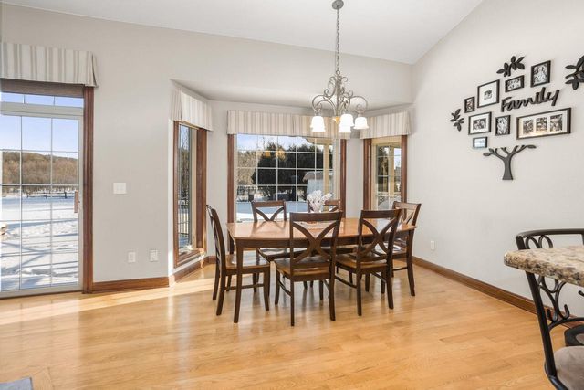 W330S10080 Genevieve DRIVE, Mukwonago, WI 53149