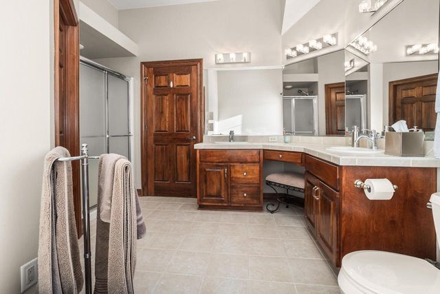 W330S10080 Genevieve DRIVE, Mukwonago, WI 53149