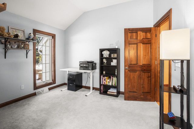 W330S10080 Genevieve DRIVE, Mukwonago, WI 53149