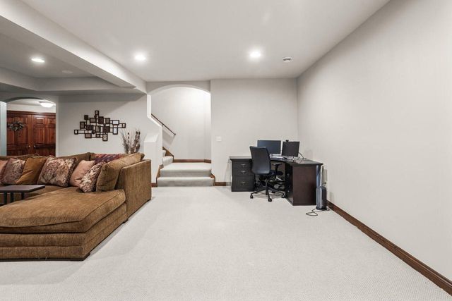 W330S10080 Genevieve DRIVE, Mukwonago, WI 53149