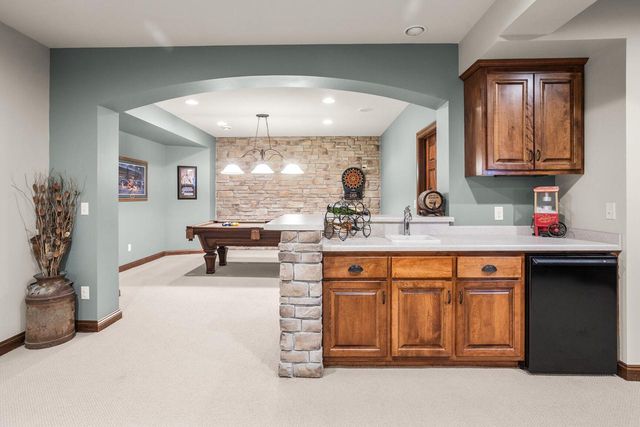 W330S10080 Genevieve DRIVE, Mukwonago, WI 53149