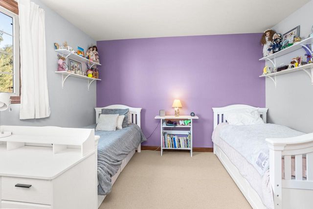 W330S10080 Genevieve DRIVE, Mukwonago, WI 53149