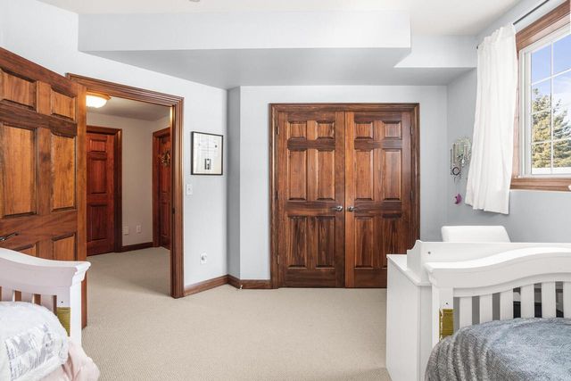 W330S10080 Genevieve DRIVE, Mukwonago, WI 53149