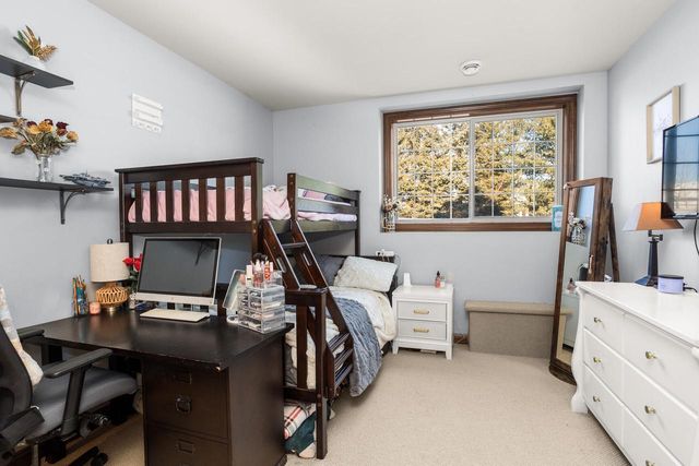 W330S10080 Genevieve DRIVE, Mukwonago, WI 53149