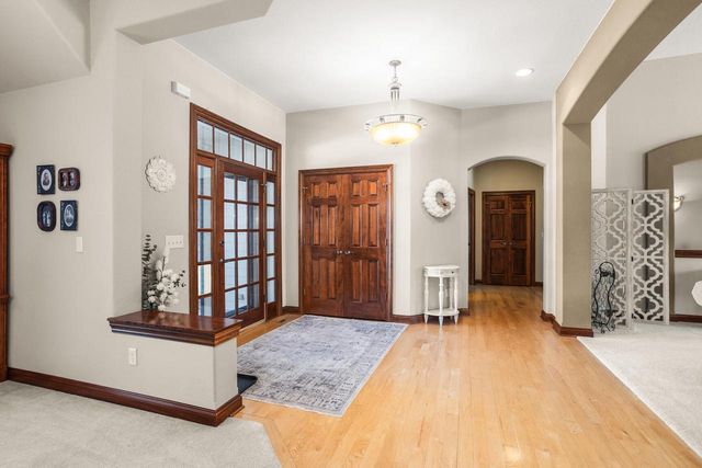 W330S10080 Genevieve DRIVE, Mukwonago, WI 53149