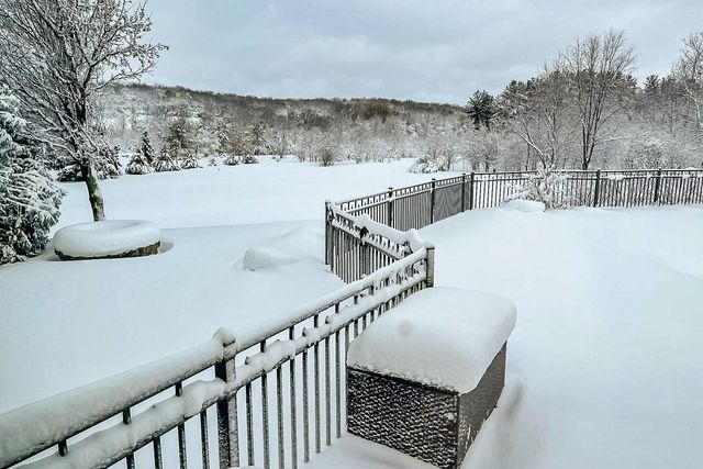 W330S10080 Genevieve DRIVE, Mukwonago, WI 53149