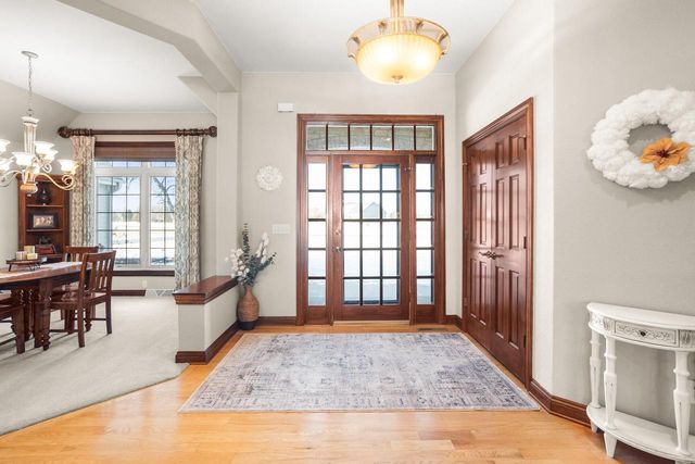 W330S10080 Genevieve DRIVE, Mukwonago, WI 53149