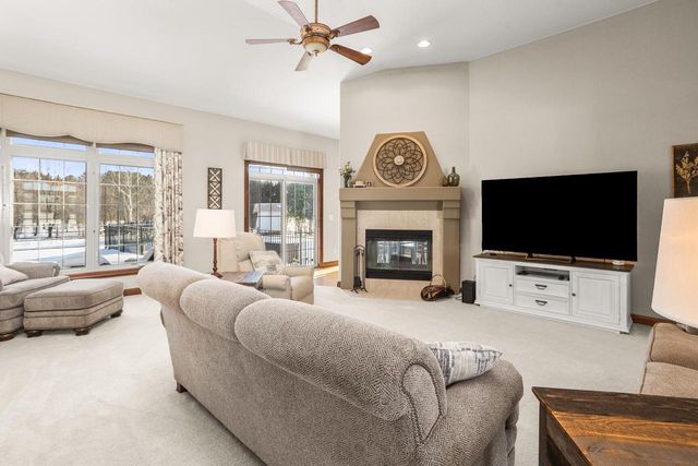 W330S10080 Genevieve DRIVE, Mukwonago, WI 53149