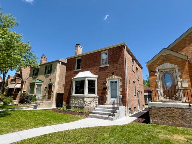 1831 N Newcastle Avenue, Chicago, IL 60707