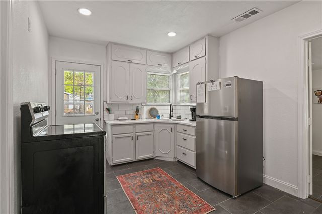 80 Vaughn Drive, Denison, TX 75020