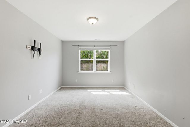 8052 W Highcroft Drive NE, Leland, NC 28451