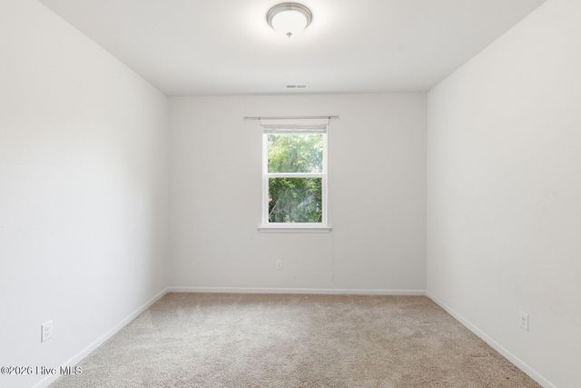 8052 W Highcroft Drive NE, Leland, NC 28451