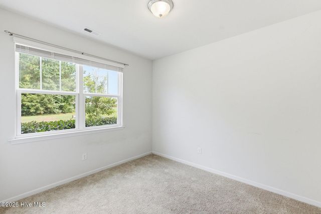 8052 W Highcroft Drive NE, Leland, NC 28451