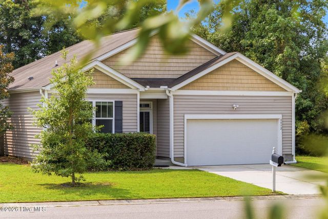 8052 W Highcroft Drive NE, Leland, NC 28451
