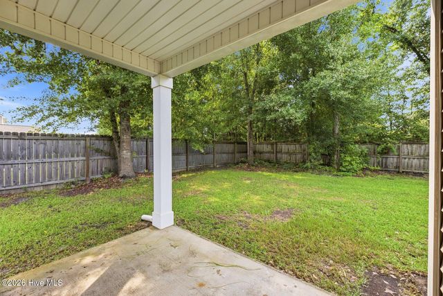 8052 W Highcroft Drive NE, Leland, NC 28451
