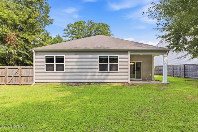 8052 W Highcroft Drive NE, Leland, NC 28451