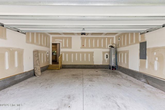 8052 W Highcroft Drive NE, Leland, NC 28451