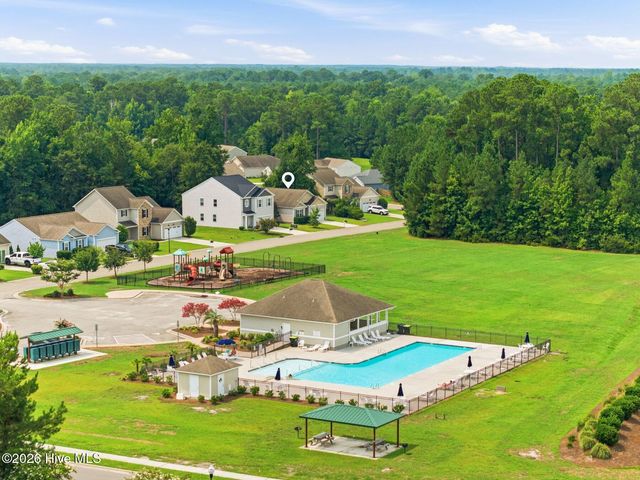 8052 W Highcroft Drive NE, Leland, NC 28451
