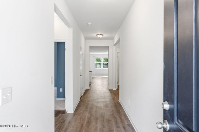 8052 W Highcroft Drive NE, Leland, NC 28451