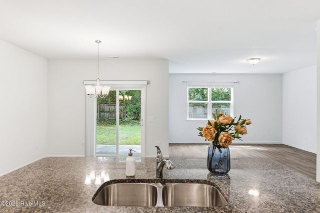 8052 W Highcroft Drive NE, Leland, NC 28451