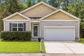 8052 W Highcroft Drive NE, Leland, NC 28451