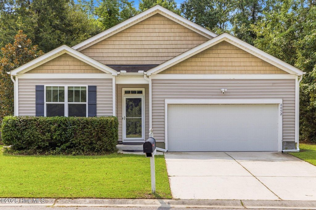8052 W Highcroft Drive NE, Leland, NC 28451