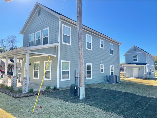 506 Park Street B, Springdale, AR 72764