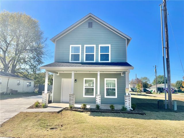 506 Park Street B, Springdale, AR 72764