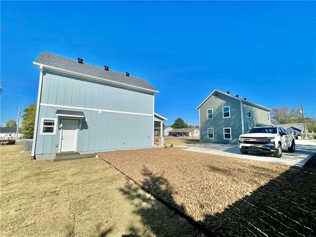 506 Park Street B, Springdale, AR 72764