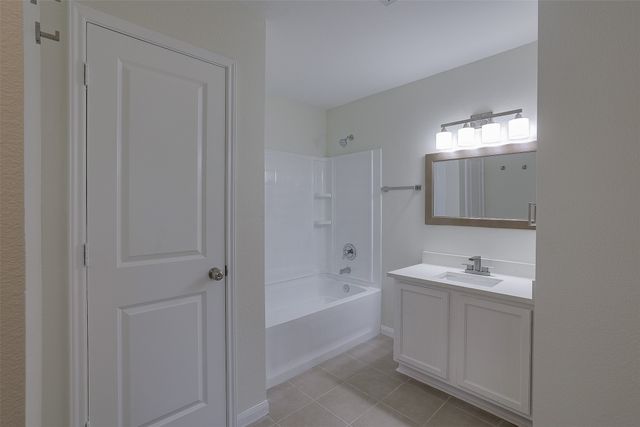 8422 Seven Hills Road, Arlington, TX 76002