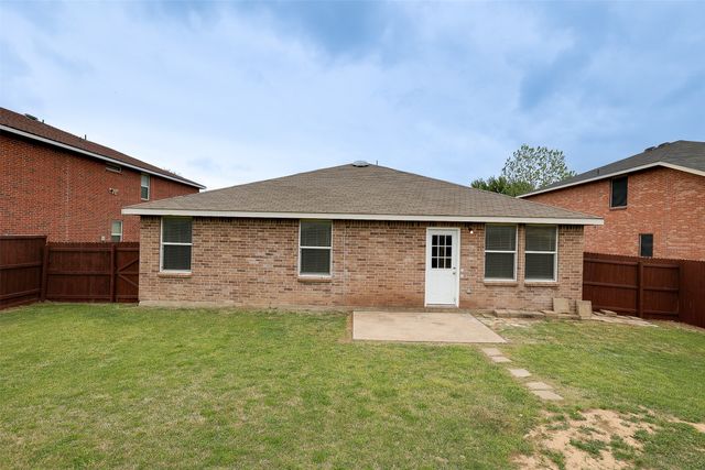 8422 Seven Hills Road, Arlington, TX 76002