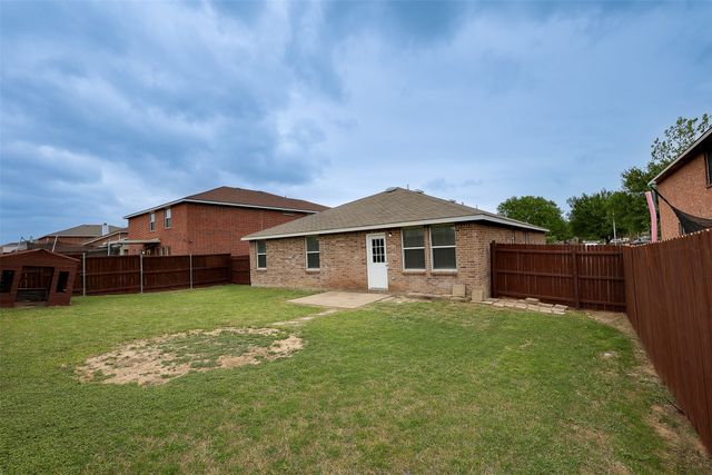 8422 Seven Hills Road, Arlington, TX 76002