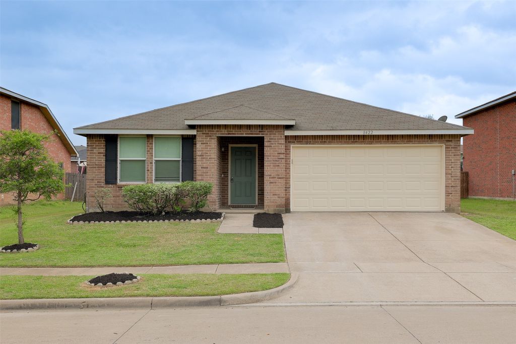 8422 Seven Hills Road, Arlington, TX 76002