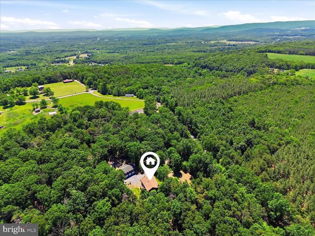 323 S TIMBER RIDGE RD, Cross Junction, VA 22625