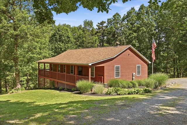 323 S TIMBER RIDGE RD, Cross Junction, VA 22625