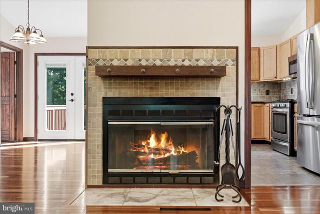 323 S TIMBER RIDGE RD, Cross Junction, VA 22625