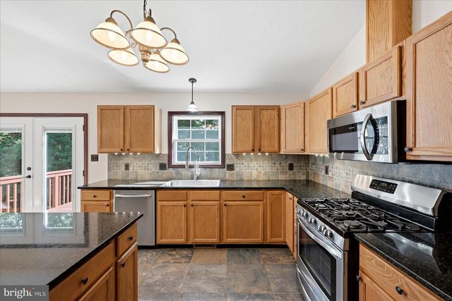 323 S TIMBER RIDGE RD, Cross Junction, VA 22625