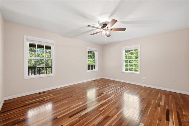 323 S TIMBER RIDGE RD, Cross Junction, VA 22625