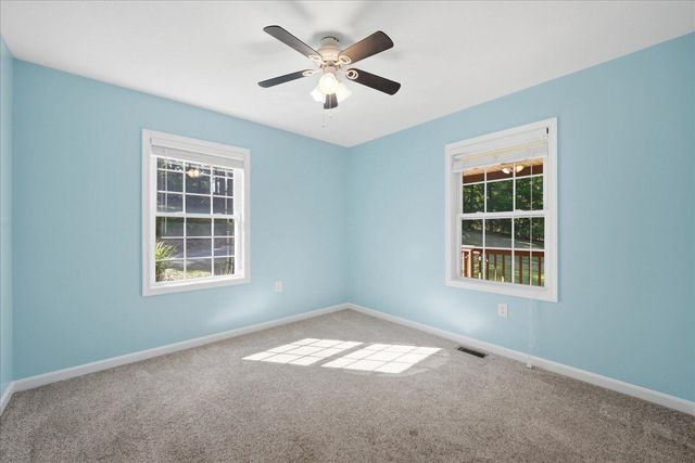 323 S TIMBER RIDGE RD, Cross Junction, VA 22625