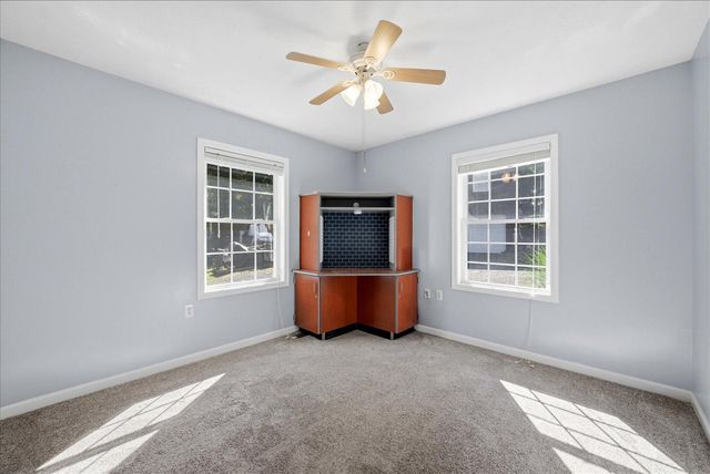 323 S TIMBER RIDGE RD, Cross Junction, VA 22625