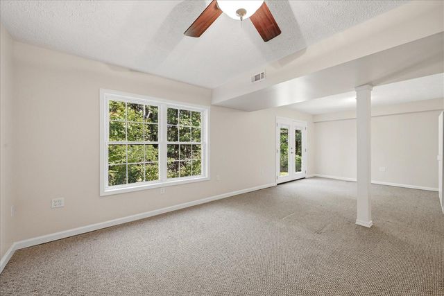 323 S TIMBER RIDGE RD, Cross Junction, VA 22625