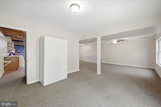 323 S TIMBER RIDGE RD, Cross Junction, VA 22625